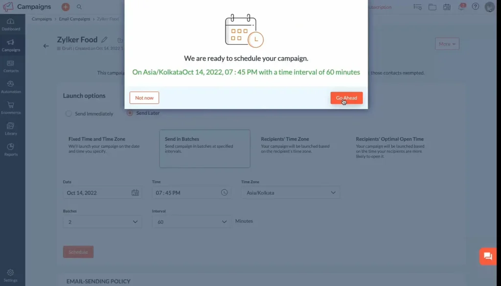 Captura de pantalla de Zoho Campaigns que muestra un proceso de programación de campañas de marketing